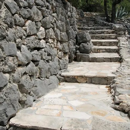 Sweet Shelter With Jacuzzi