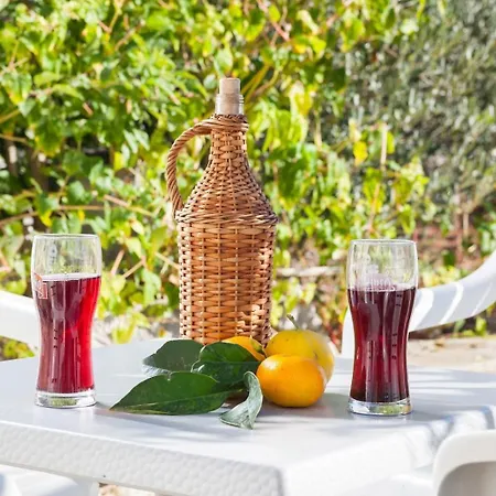 Sweet Shelter With Jacuzzi Živogošće